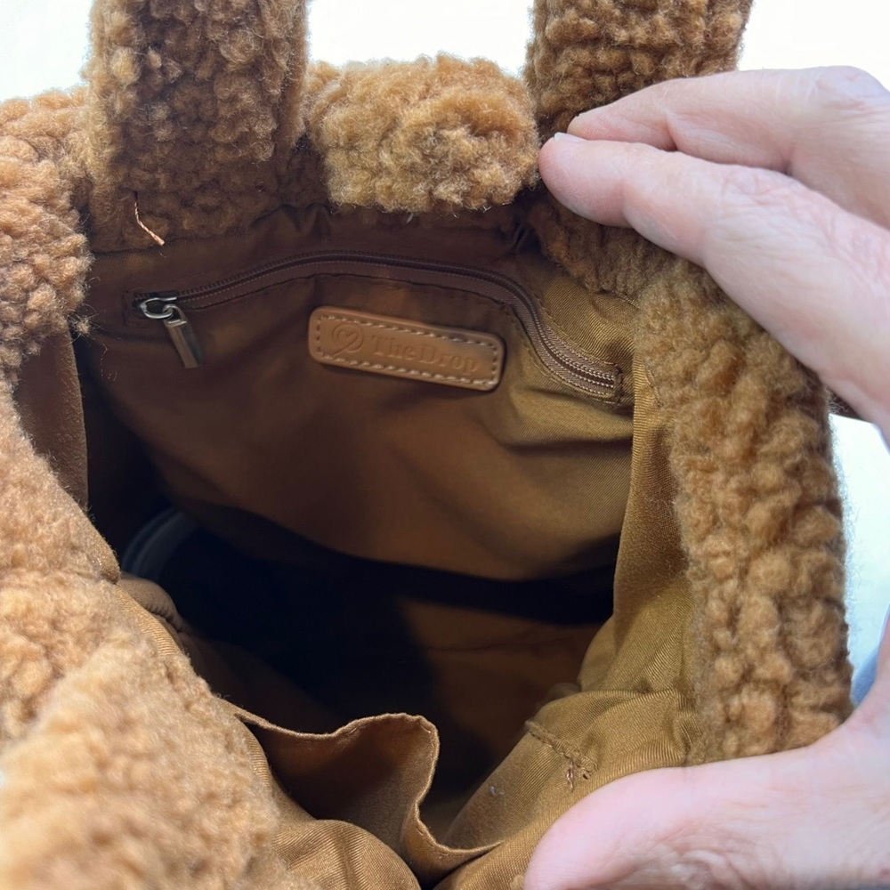 NWT The Drop Bella Small Tote Bag Camel Color Faux Fur A040324 - Picture 4 of 6